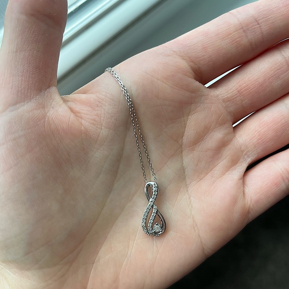1/4 Carat T.W Diamond Teardrop Pendant Necklace - Picture 6 of 9